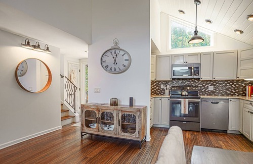 Hendersonville Cottage | Mountain Vista Retreat in Hendersonville, NC