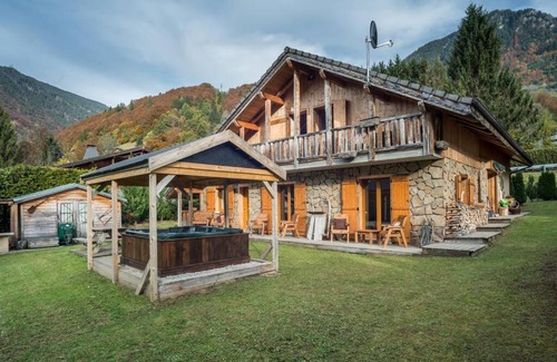 Saint-Jean-dʼAulps Ski Chalet | Mountain Voyages - Chalet Allechant