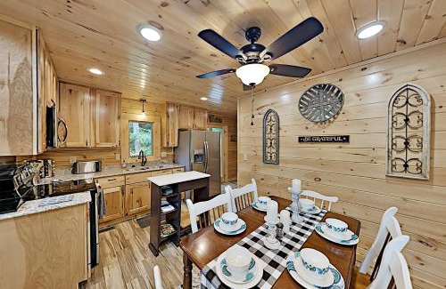 Gatlinburg House | Mountain Wolf's Cabin