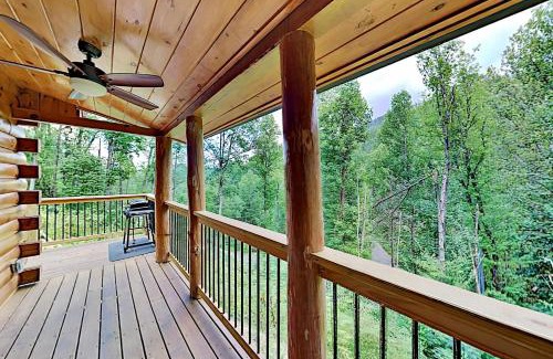 Gatlinburg House | Mountain Wolf's Cabin