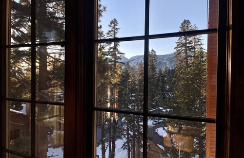 Mammoth Lakes Condo | Mountainback #85, Loft, Den