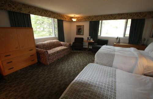 Lake Louise Hotel | Mountaineer Lodge