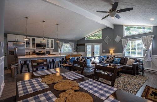 Albrightsville House | MountainTime Lodge at Towamensing Trails -Hot Tub - Dog Friendly