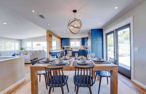 Lakeside House | Mountaintop Estate: Pool-Hot Tub-Theatre-Tiki Bar