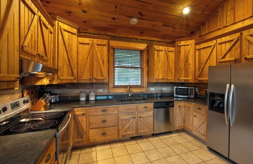Ferguson Cabin | Mountaintop Log Cabin,HotTub,Pool Table