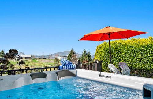 Acacia Bay House | Mountviews Lodge