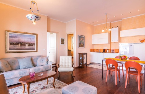 Old Town Apartment | Mouragia Luxury Seaview Suite by Konnect