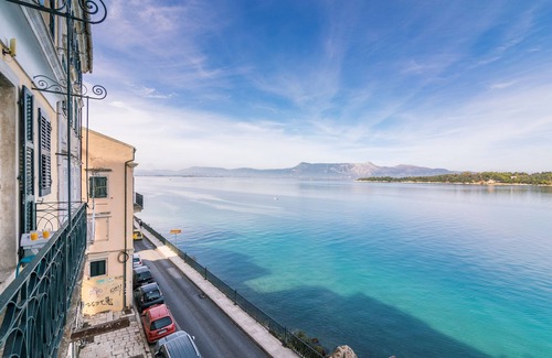 Old Town Apartment | Mouragia Luxury Seaview Suite by Konnect