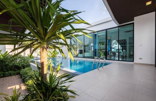 Na Chom Thian Villa | Movenpick 3-Bedroom Pool Villa Beach Access, Na Jomtien Pattaya
