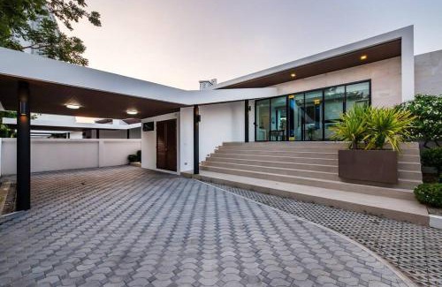 Na Chom Thian Villa | Movenpick 3-Bedroom Pool Villa Beach Access, Na Jomtien Pattaya