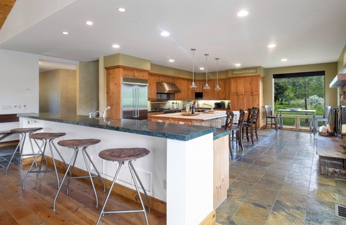 Glenwood Springs House | Movie Rm, Hot Tub, Games, 2Fireplaces, In-Floor Heat, On The River,StunningViews