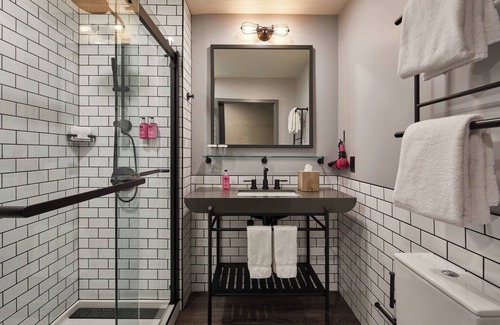Belfast Central District Hotel | Moxy Belfast City