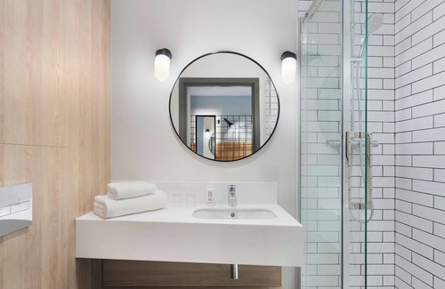 Belfast Central District Hotel | Moxy Belfast City