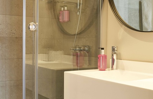 Patras Hotel | Moxy Patra Marina