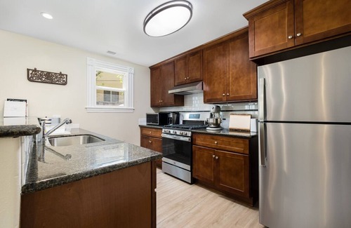 West Alameda House | Mozart’s Flat - Fully Renovated with Blazing WiFi