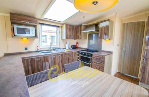 Camber Resort | MP502 - Camber Sands Holiday Park - Sleeps 6 - Small Dog - Gated Decking - Amazing Marsh Views