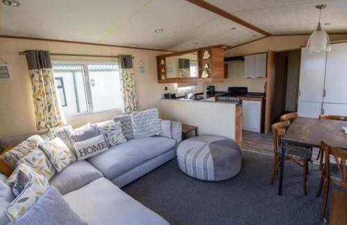 Camber Resort | MP503 - Camber Sands Holiday Park - Sleeps 8 - Large Gated Decking - Amazing views