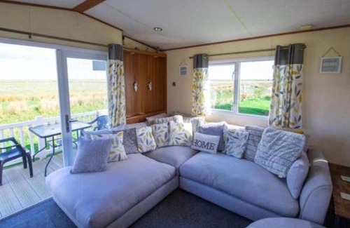 Camber Resort | MP503 - Camber Sands Holiday Park - Sleeps 8 - Large Gated Decking - Amazing views