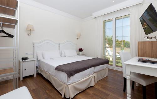 Denia Hotel | MR Hotelet de la Raconà & Apartments