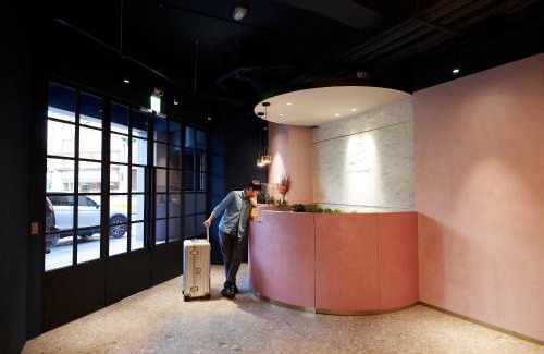 Central District Hotel | Mr.Mantter