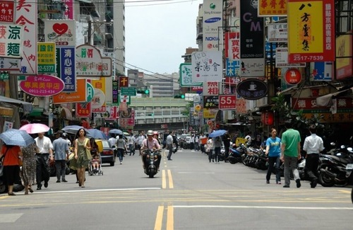 Zhongshan Apartment | 【MRT 5 Bedrooms Apartment in center of Taipei】MRT in 1 min . Monthly stay only.