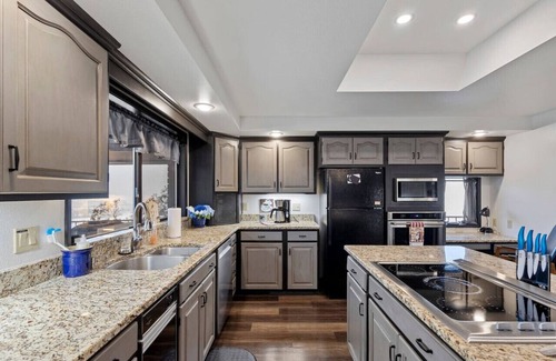 Oak Harbor House | Mt. Baker View * Harbor * King Bed * Fire Pit!