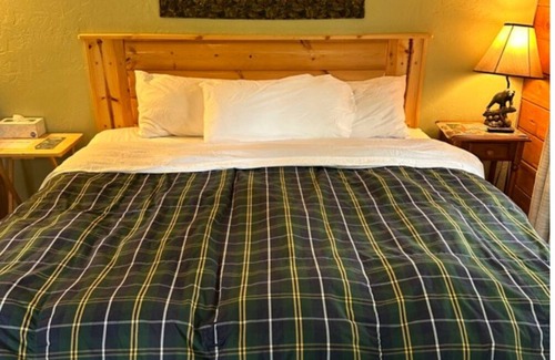 Homer Cabin | Mt. Douglas Courtyard Room, Homer Floatplane Lodge