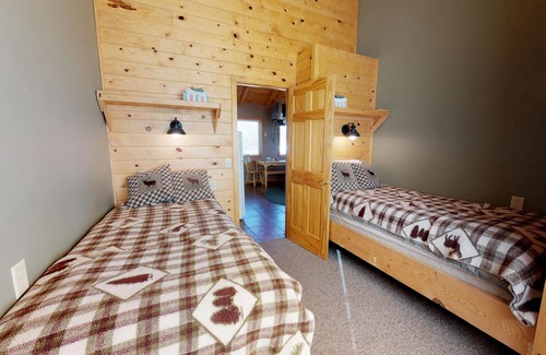 La Sal Cabin | Mt. Peale Cabin #2 Near Moab, UT