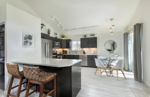 Glenwood Springs House | Mt. Sopris Vista, 360° Views, Fly Fishing, Steps 2 River