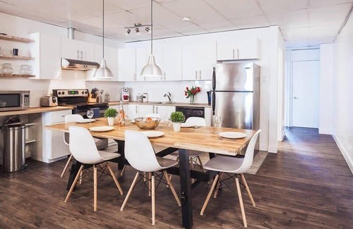 Plateau Mont Royal Apartment | MTLVR #09 | Stay-Dream-Explore, 5 beds, Plateau