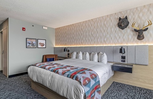 Silvertip Hotel | MTN House - King Room