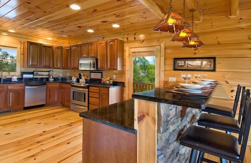 Gatlinburg - Pigeon Forge Cabin | Mtn Top Estate:2025 Specials!