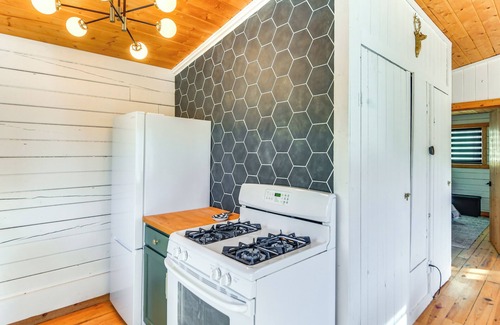 Bailey Cabin | Mtn-View Haven w/Hot Tub: 9 Mi to Dtwn Bailey