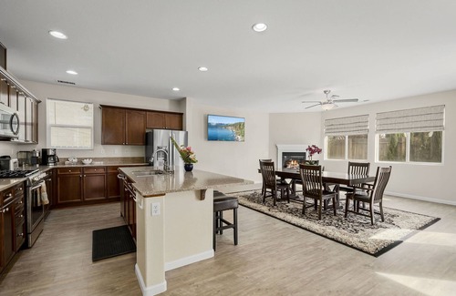 Reno House | Mtn. View. Sleeps 22 3578 Sqft