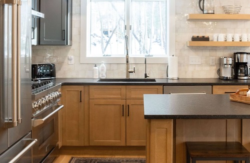 Wardsboro House | MtSnow/Stratton Ski Lodge-Hot Tub-Game Room-Pool