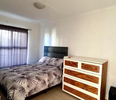 Muizenberg Apartment | Muizi Hideaway