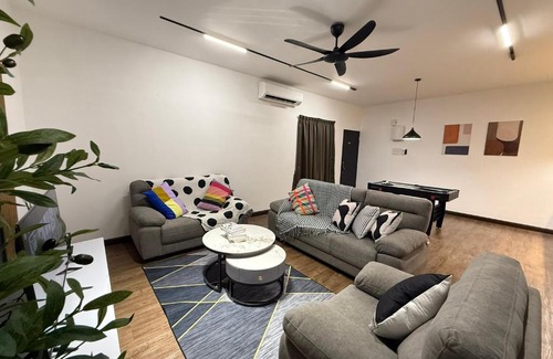 Kuantan House | Mujito3 4BR 16PAX InTown, PoolTable, PS4, Netflix