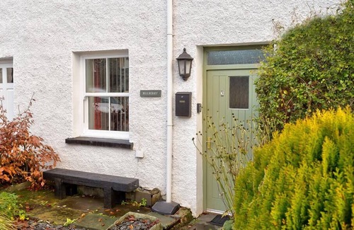 Staveley Cottage | MULBERRY COTTAGE, pet friendly, with open fire in Kendal