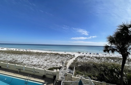 Fort Walton Beach - Destin Condo | Multi-day Discounts, Oceanfront, Pool, BBQ Grill, Laundry, Parking