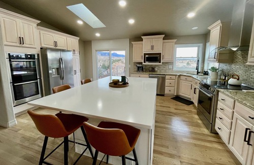 Northwest Colorado Springs House | Multi-family get away with breath taking Colorado views.