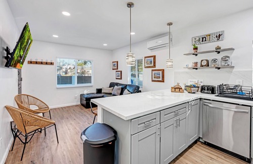 Corridor House | Multi Family Houses in Central San Diego