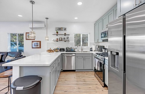 Corridor House | Multi Family Houses in Central San Diego