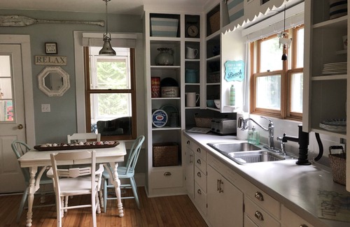 Sister Bay Cottage | Murphy's "KipDee" Cottage-Selected as one of 2020 Premier showcase Homes.