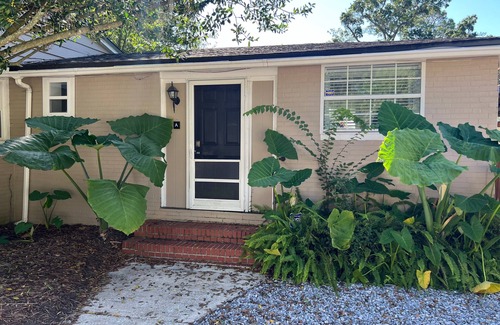 Murray Hill Apartment | 'Murray Hillton'- Cozy 1-bedroom guest suite with private access