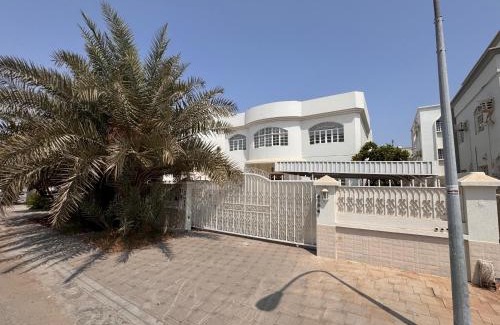 Al Ghubrah Ash Shamaliyyah House | Muscat Guesthouse 3 All Private Ensuite Rooms