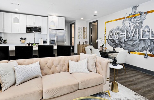 Rolling Mill Hill Condo | Muse | 3-bedroom condo with rooftop lounge & central AC - walkable to downtown