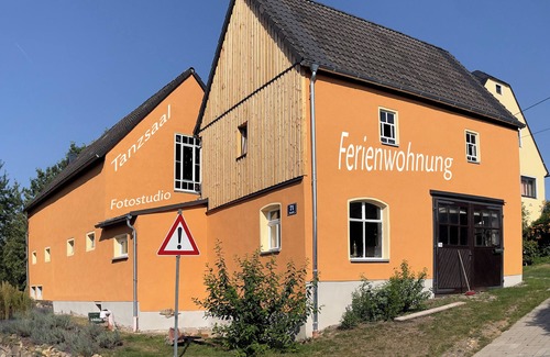 Konigshain-Wiederau Apartment | Museal-rustic vacation apartment