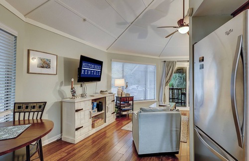 Night Heron House | "Mushroom" Beach Cottage. 1 bedroom. Complex pool Short walk to beach