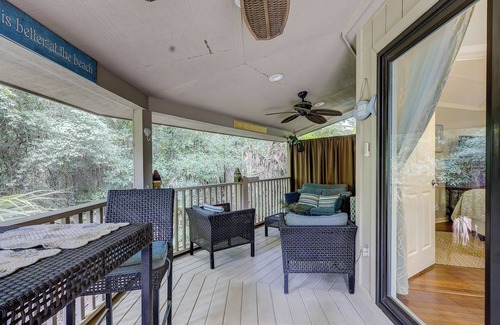 Night Heron House | "Mushroom" Beach Cottage. 1 bedroom. Complex pool Short walk to beach