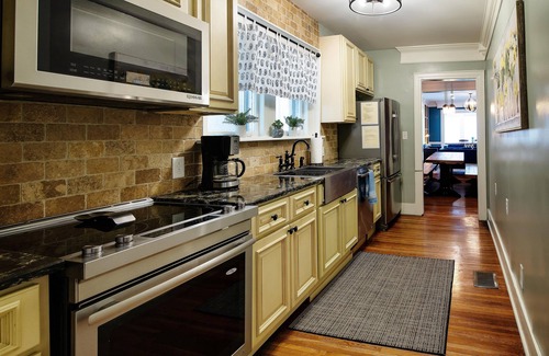 Edgehill House | Music City Mansion on Historic Music Row. Corp - Retreats & Large Groups